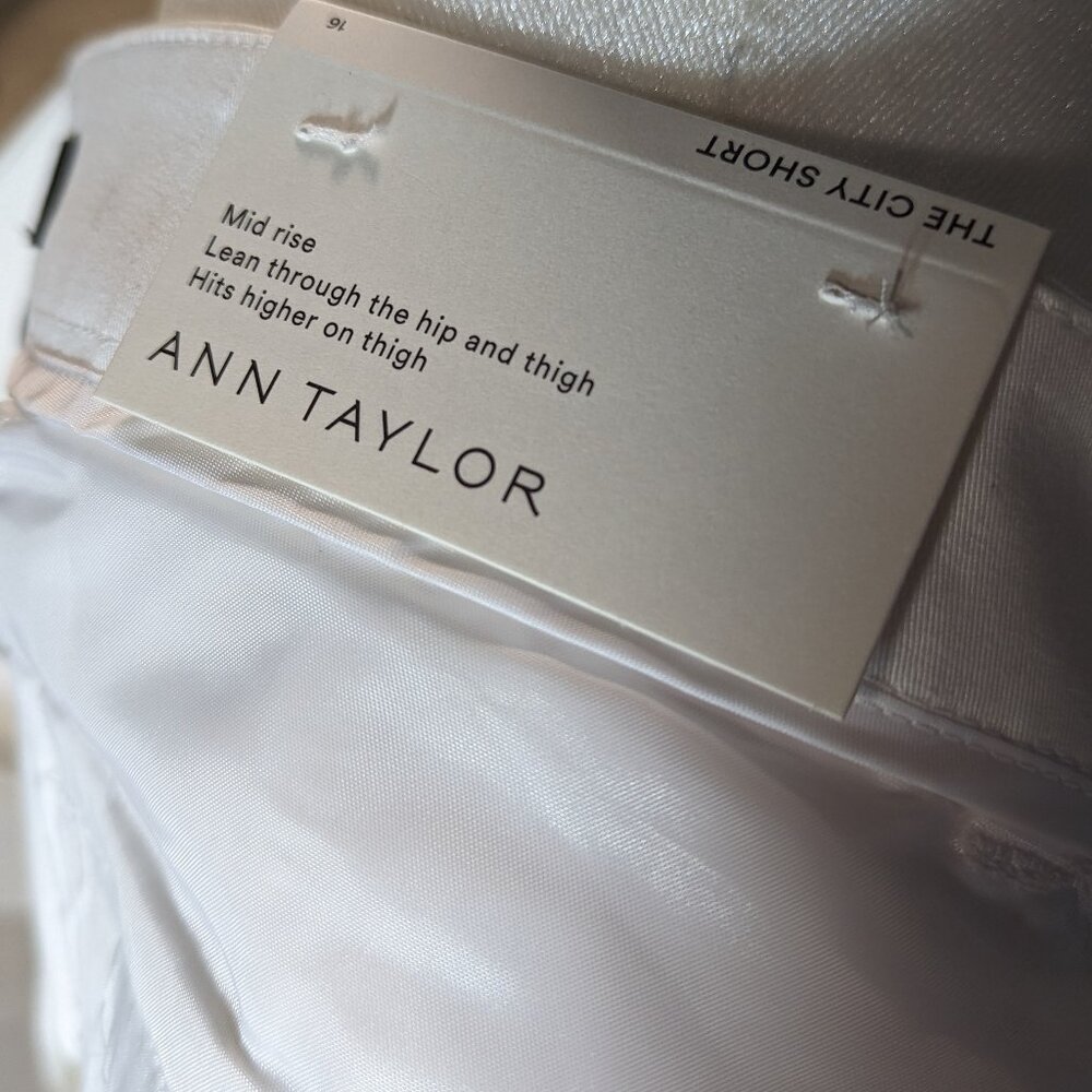 Ann Taylor White City Short. Size 16. NWT - Picture 6 of 9